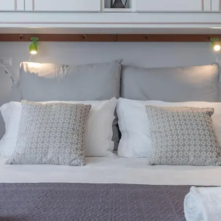 Dell'arco - Design Rooms&pool Gasthuis 3*