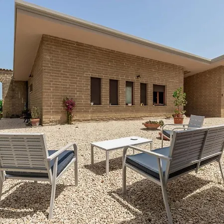 Dell'arco - Design Rooms&pool Gasthuis SantʼElpidio a Mare