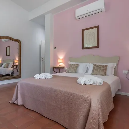 Konukevi Dell'arco - Design & Pool 3*